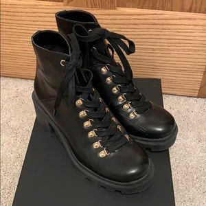 Like New Steve Madden Combat Boot